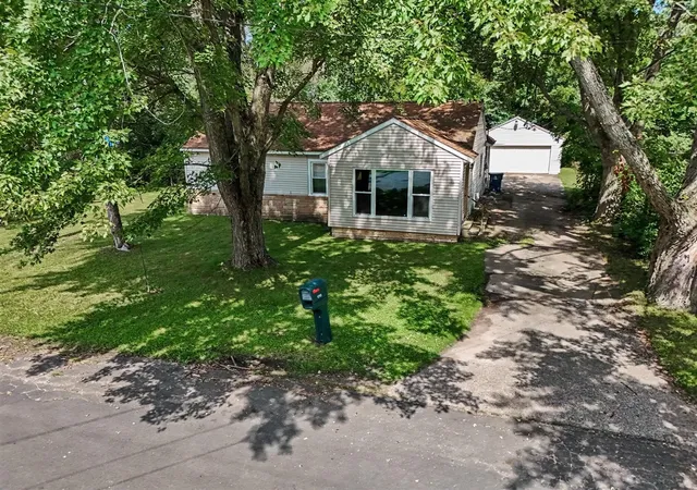 30th image of 1711 Colby Ave, Kalamazoo, MI 49004 | MLS# 70554023