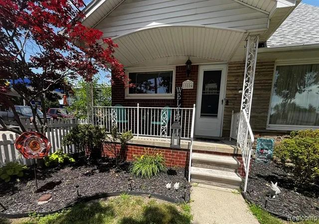 Homes for sale in Allen Park, MI | 15854 Englewood Ave, Allen Park, MI 48101 | MLS# 61007545