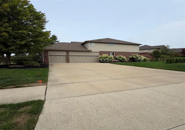 Photo 5 of Single family home for sale at 5120 Parkgate Dr, Commerce Township, MI 48382 | MLS# 70552310 | Listing updated on 2026-09-03