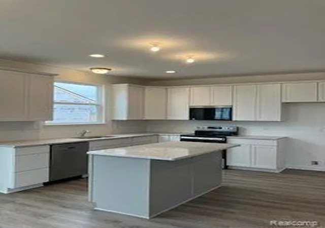 2nd image of 7884 Willis Rd, Ypsilanti, MI 48197 | MLS# 61006895