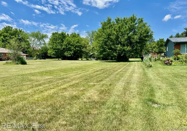 2nd image of Vacant Willowood, Rochester, MI 48307 | MLS# 60934236