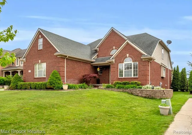 Homes for sale in South Lyon, MI | 54265 Birchwood Dr, South Lyon, MI 48178 | MLS# 61001247