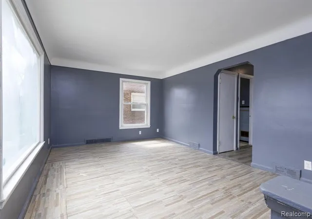 4th image of 20267 Ashton Ave, Detroit, MI 48219 1503 | MLS# 60995847