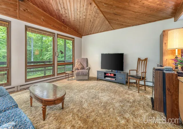 Photo 3 of Single family home for sale at N3975 Us 2 Hwy, Iron Mountain, MI 49801 | MLS# 50218023 | Listing updated on 2026-08-10