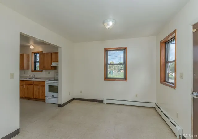 Photo 4 of Single family home for sale at 400 Brule Ave, Caspian, MI 49915 | MLS# 50190007 | Listing updated on 2026-08-25