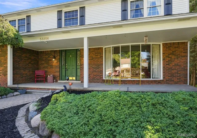 Photo 3 of Single family home for sale at 53256 Eastbourne Dr, Shelby Twp, MI 48316 2717 | MLS# 61024477 | Listing updated on 2026-08-29