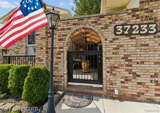 Photo 3 of Single family home for sale at 37233 Almont Dr, Sterling Heights, MI 48310 4029 | MLS# 61025269 | Listing updated on 2026-09-17