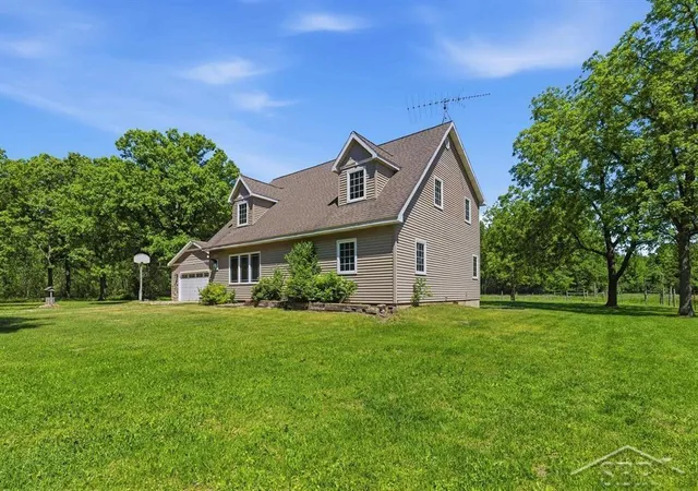 Homes for sale in Midland, MI | 419 E Bradford Rd, Midland, MI 48640 | MLS# 50210664