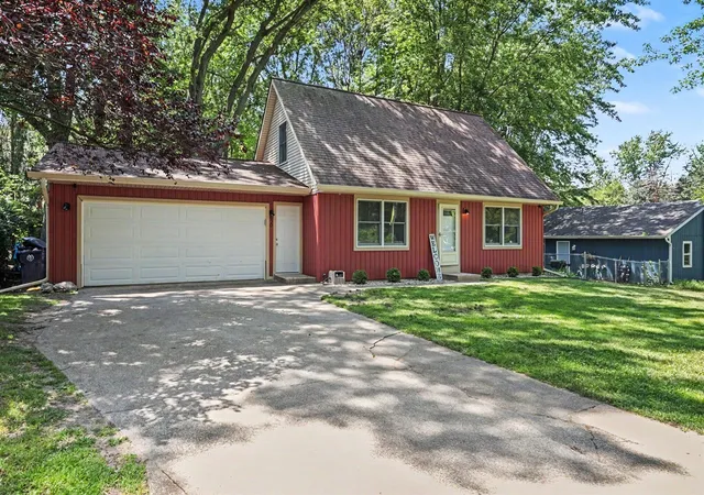 Homes for sale in Holland, MI | 630 Midway Ave, Holland, MI 49423 | MLS# 70544769