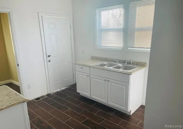 Photo 4 of Single family home for sale at 15822 Fairfield St, Detroit, MI 48238 4119 | MLS# 61024844 | Listing updated on 2026-08-30