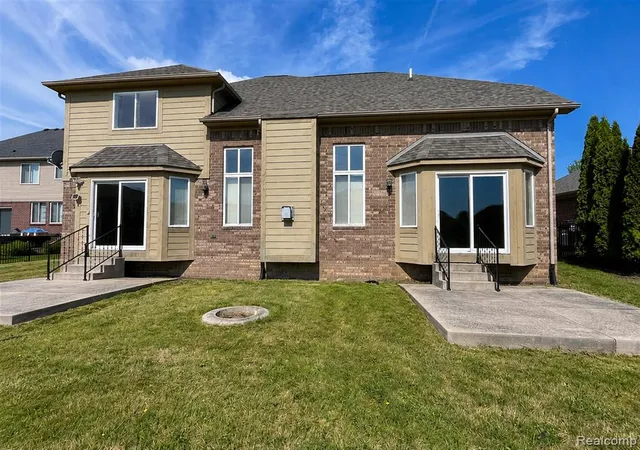 2nd image of 39710 W Offshore Dr, Harrison Twp, MI 48045 1557 | MLS# 61021748