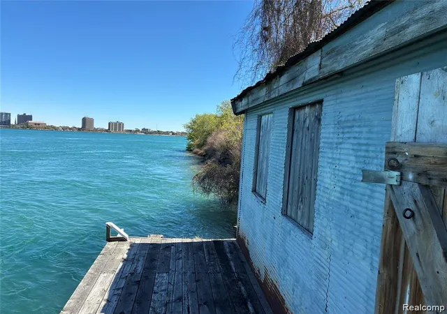 4th image of 804 Merchant St, Port Huron, MI 48060 | MLS# 61002329