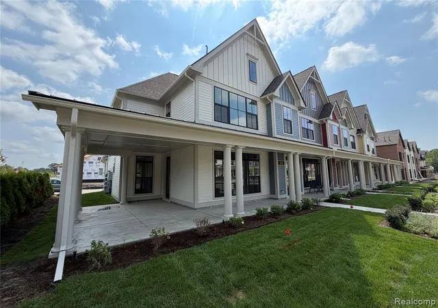 Photo 2 of Condo for sale at 401 S Center St #32, Northville, MI 48167 | MLS# 61019531 | Listing updated on 2026-09-14