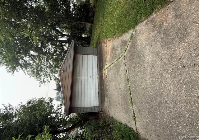 Photo 5 of Sale Pending at 1478 E Harry Ave, Hazel Park, MI 48030 | MLS# 61012467 | Listing updated on 2026-07-25