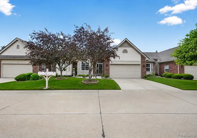 Photo 2 of Sale Pending at 14960 Heather Pointe Dr, Sterling Heights, MI 48313 2838 | MLS# 61025328 | Listing updated on 2026-09-08