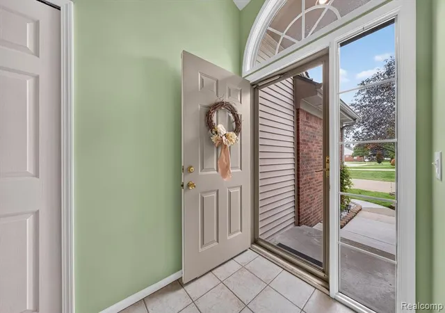 Photo 4 of Sale Pending at 14960 Heather Pointe Dr, Sterling Heights, MI 48313 2838 | MLS# 61025328 | Listing updated on 2026-09-08