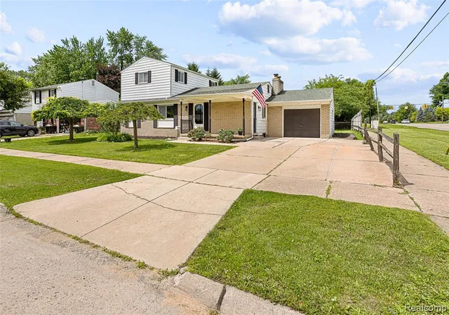 2nd image of 120 S Marie St, Westland, MI 48186 3812 | MLS# 61005930