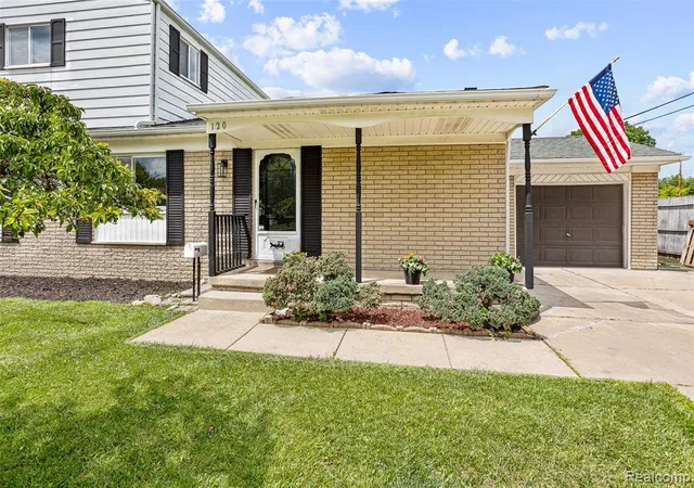 3rd image of 120 S Marie St, Westland, MI 48186 3812 | MLS# 61005930
