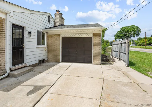 4th image of 120 S Marie St, Westland, MI 48186 3812 | MLS# 61005930