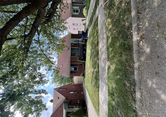 Photo 1 of Sale Pending at 1640 18th St, Wyandotte, MI 48192 3506 | MLS# 61025700 | Listing updated on 2026-09-14