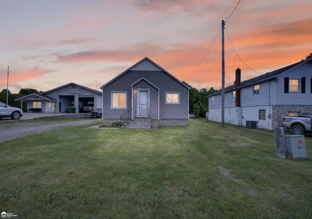 Homes for sale in New Lothrop, MI | 7514 S Saginaw St, New Lothrop, MI 48460 | MLS# 50212391