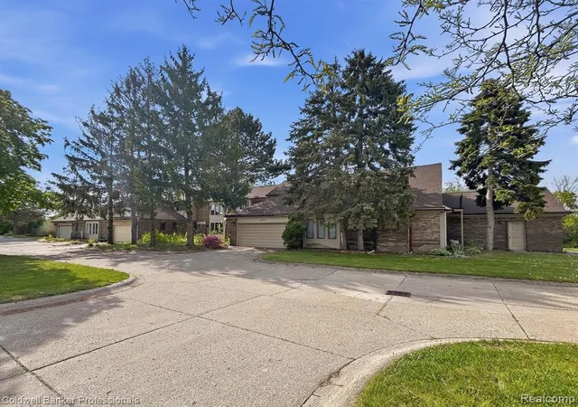 1st image of 13730 Plumbrook, Sterling Heights, MI 48312 | MLS# 60992325