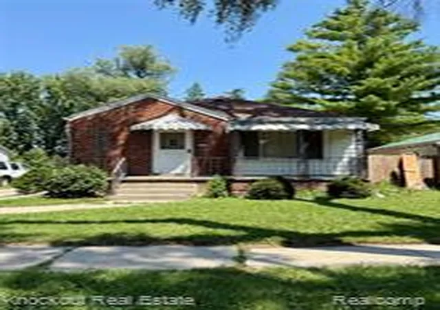 Homes for sale in Saginaw, MI | 2410 N Clinton St, Saginaw, MI 48602 | MLS# 61010105