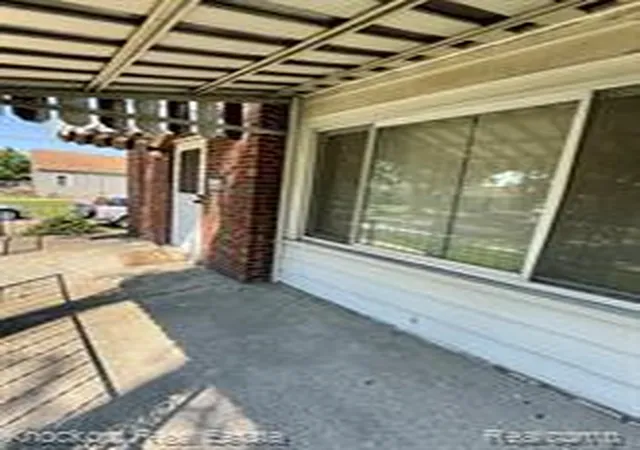 Homes for sale in Saginaw, MI | 2410 N Clinton St, Saginaw, MI 48602 | MLS# 61010105