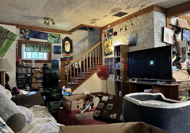 Photo 2 of Sale Pending at 2028 Denwood Ave, Wyoming, MI 49509 | MLS# 70554361 | Listing updated on 2026-09-10
