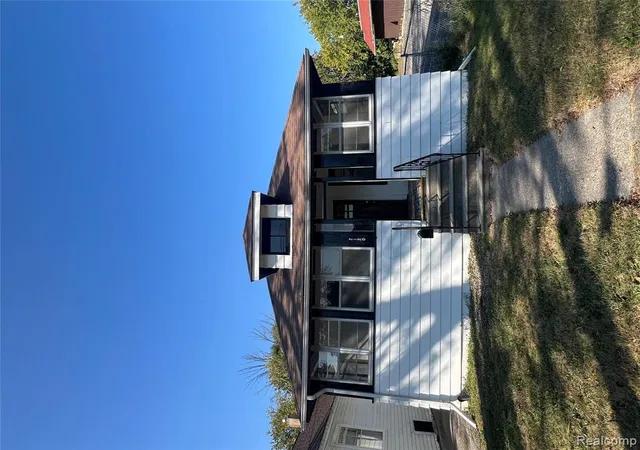 Photo 1 of Single family home for sale at 2120 W Genesee Ave, Saginaw, MI 48602 | MLS# 60922580 | Listing updated on 2025-12-22
