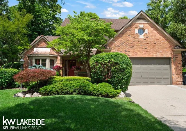 Photo 2 of Single Family Residence at 16965 Huntington Woods Dr, Macomb, MI 48042 | MLS# 50213695 | | Sold on 2026-08-04