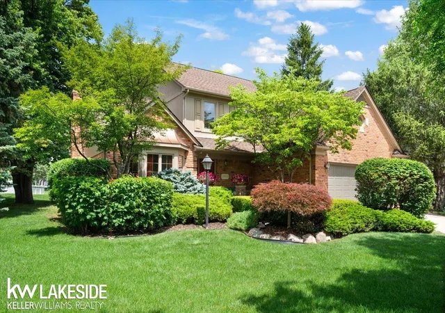 Photo 3 of Single Family Residence at 16965 Huntington Woods Dr, Macomb, MI 48042 | MLS# 50213695 | | Sold on 2026-08-04