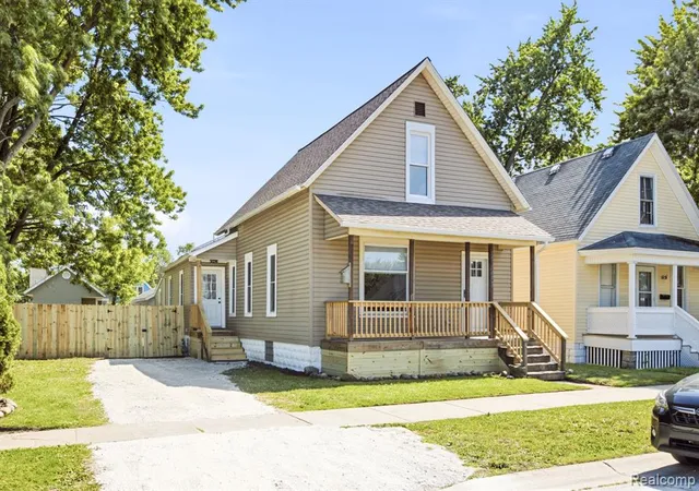 Homes for sale in Port Huron, MI | 1126 Miller St, Port Huron, MI 48060 | MLS# 61005247
