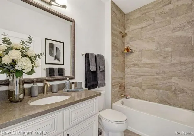 16th image of 13185 Harbor Landings Dr #102, Fenton, MI 48430 | MLS# 60979708