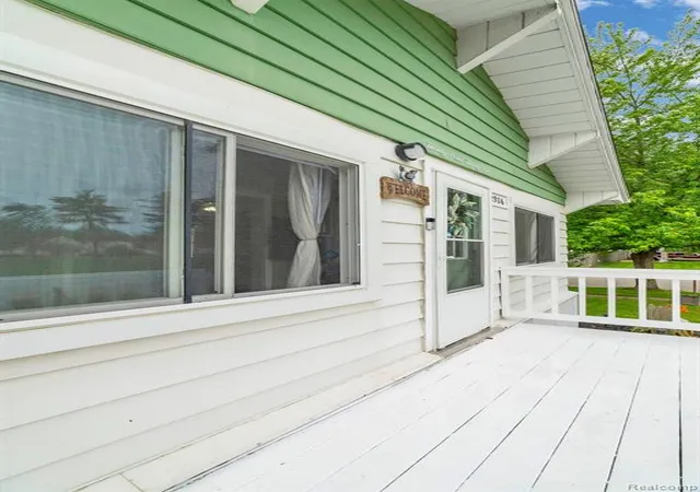 Homes for sale in Port Huron, MI | 2926 South Blvd, Port Huron, MI 48060 | MLS# 61004124