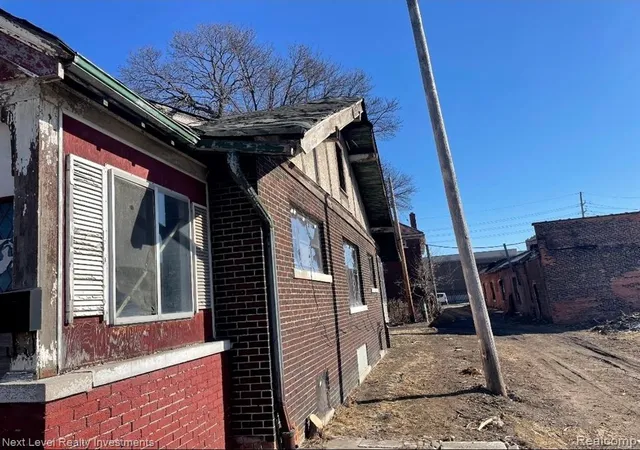 Photo 3 of Single family home for sale at 1695 Monterey St, Detroit, MI 48206 | MLS# 60979287 | Listing updated on 2026-07-24