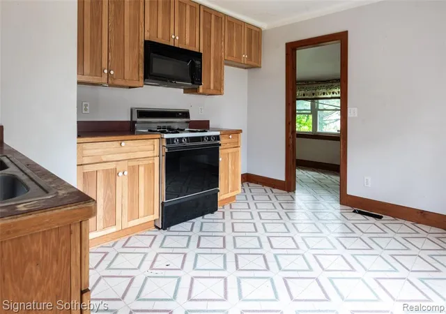 Homes for sale in Ecorse, MI | 63 E Rockwood St, Ecorse, MI 48229 | MLS# 61001695