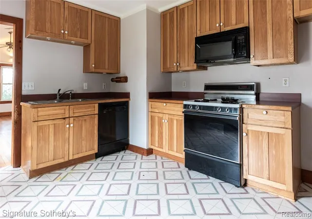Homes for sale in Ecorse, MI | 63 E Rockwood St, Ecorse, MI 48229 | MLS# 61001695