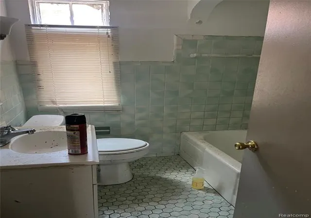 Photo 4 of Single family home for sale at 14953 Pinehurst St, Detroit, MI 48238 | MLS# 60404573 | Listing updated on 2026-06-22