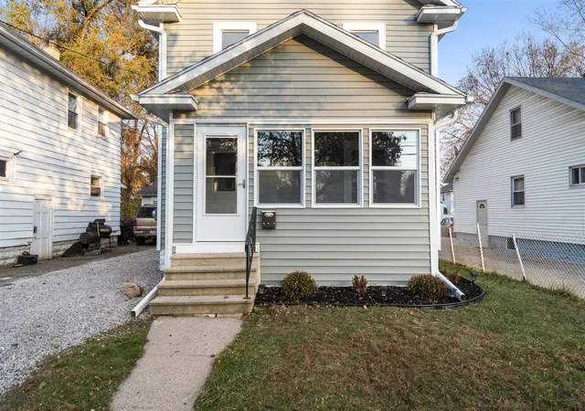 Homes for sale in Jackson, MI | 317 Orange St, Jackson, MI 49202 | MLS# 70532798