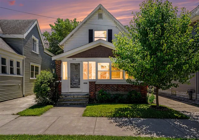 Homes for sale in Grand Rapids, MI | 1030 Logan St, Grand Rapids, MI 49506 | MLS# 70541270