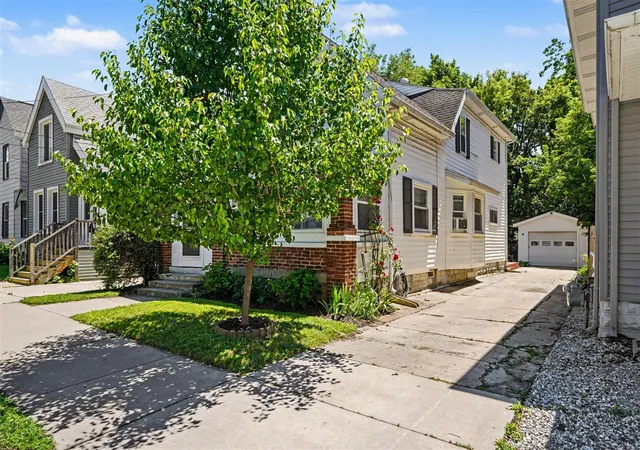 Homes for sale in Grand Rapids, MI | 1030 Logan St, Grand Rapids, MI 49506 | MLS# 70541270