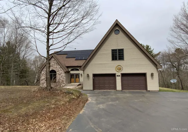 Homes for sale in Negaunee, MI | 148 Chippewa Dr, Negaunee, MI 49866 | MLS# 50207075
