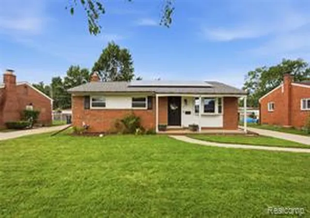 Homes for sale in Sterling Heights, MI | 2147 Parliament Dr, Sterling Heights, MI 48310 | MLS# 61009398