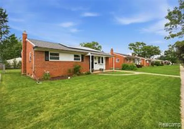 Homes for sale in Sterling Heights, MI | 2147 Parliament Dr, Sterling Heights, MI 48310 | MLS# 61009398