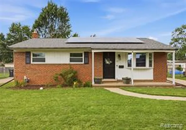 Homes for sale in Sterling Heights, MI | 2147 Parliament Dr, Sterling Heights, MI 48310 | MLS# 61009398