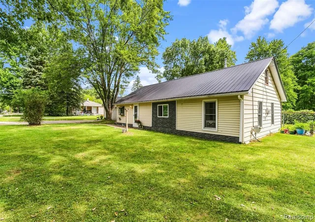 Photo 3 of Single family home for sale at 1163 S Packard Ave, Burton, MI 48509 2311 | MLS# 61024998 | Listing updated on 2026-09-12