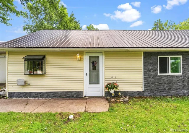 Photo 4 of Single family home for sale at 1163 S Packard Ave, Burton, MI 48509 2311 | MLS# 61024998 | Listing updated on 2026-09-12