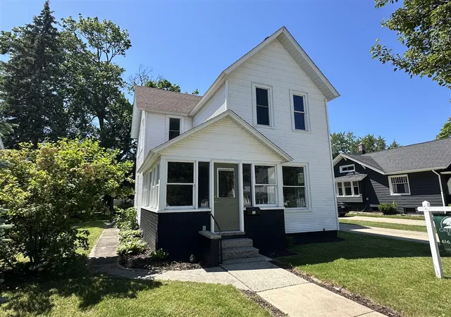 Homes for sale in Zeeland, MI | 32 W Main Ave, Zeeland, MI 49464 | MLS# 70535846