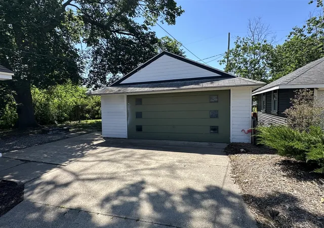 Homes for sale in Zeeland, MI | 32 W Main Ave, Zeeland, MI 49464 | MLS# 70535846